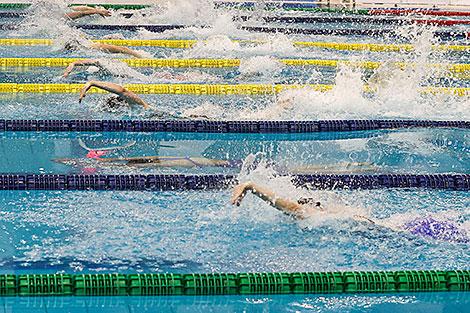 Белорусы завоевали 12 медалей чемпионата России среди пловцов с нарушением слуха