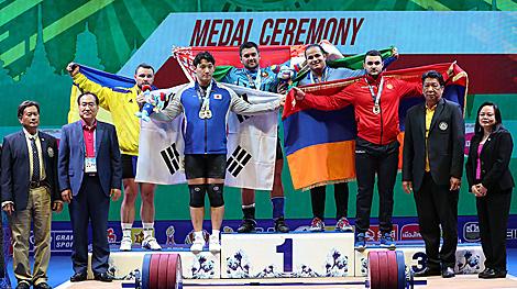 Евгений Тихонцов выиграл золотую медаль на ЧМ по тяжелой атлетике в Паттайе