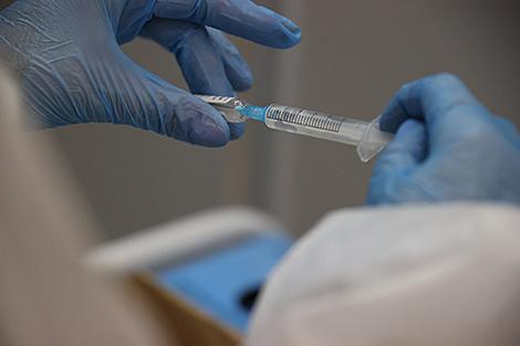 Полный курс вакцинации против COVID-19 прошли более 6,5 млн граждан Беларуси