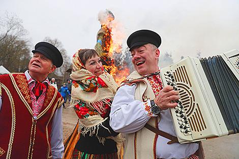 Карнавальное шествие и традиционные обряды. Как встретят Масленицу в Музее народной архитектуры и быта