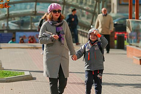 Около 45% работающих женщин в Беларуси имеют несовершеннолетних детей - Белстат