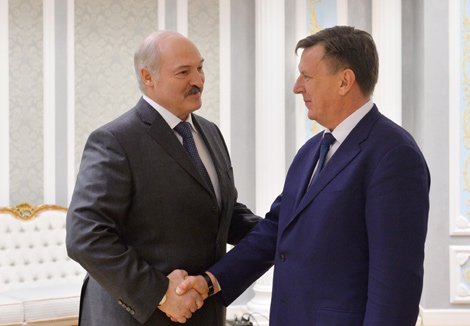 Лукашенко: Беларусь никогда не будет дружить с кем-то против России, как и против Латвии