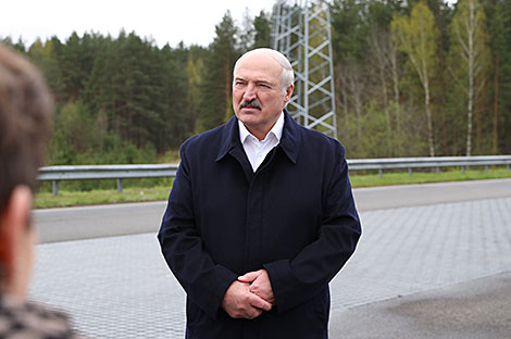 Лукашенко приглашает глав других государств приехать в Минск на парад Победы