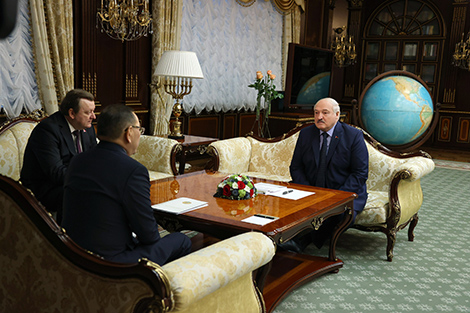 Лукашенко о сотрудничестве с Казахстаном: мы можем преодолеть не только санкции, но и любые барьеры