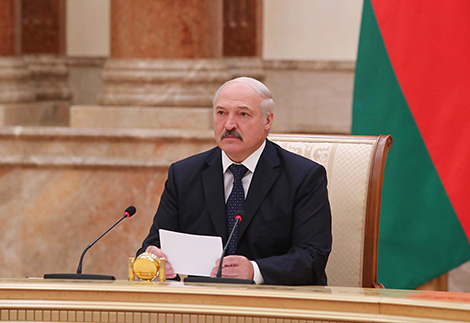 Лукашенко предлагает организовать в Минске встречу Патриарха Кирилла и Папы Римского