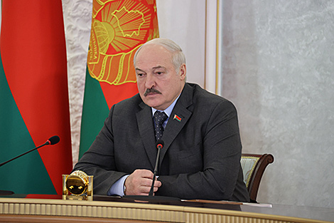 Лукашенко: западные санкции направлены на смену всего государственного строя в Беларуси