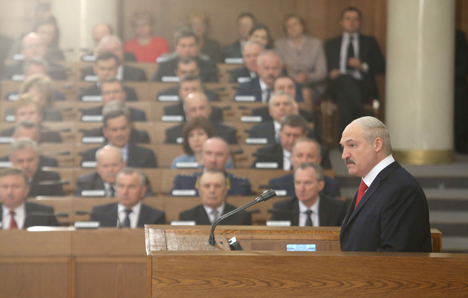 Лукашенко: Культура должна играть более активную роль в сплочении народа
