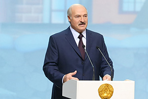 Лукашенко: Все больше людей из разных уголков Беларуси стараются внести вклад в акцию 