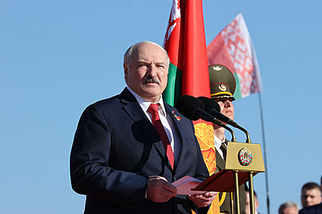 Лукашенко: мы белорусы и это наша земля, мы никому не должны ее отдать и подарить