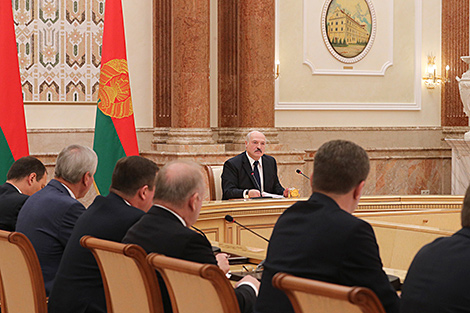 Лукашенко: мы создали суверенное государство, и мы эту страну никому не отдадим