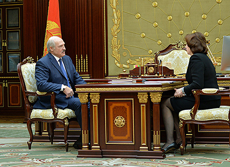 Лукашенко требует улучшить кадровую ситуацию в социальной сфере