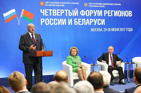 Лукашенко: Взаимодействие Беларуси и России в сфере высоких технологий сейчас особенно актуально