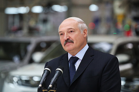 Лукашенко: Импортные автомобили в госорганах будем постепенно заменять на Geely