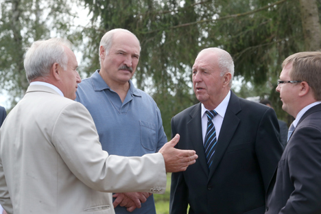 Лукашенко: Беларусь и Литва должны думать вместе, как эксплуатировать БелАЭС