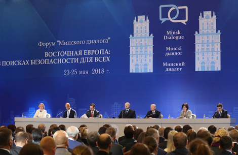 Лукашенко: Европа может показать пример в решении вопросов между Востоком и Западом