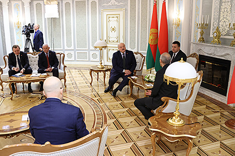 Лукашенко: Венесуэлу очень уважают в мире за мужество и стойкость в отстаивании суверенитета и независимости