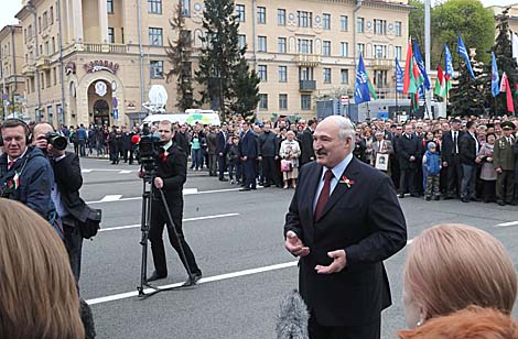 Лукашенко: лидеры постсоветских республик должны чаще собираться на День Победы в Беларуси