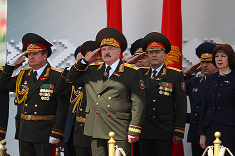 Выступление Президента Беларуси на военном параде в ознаменование 75-й годовщины Великой Победы