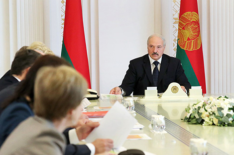 Лукашенко: Динамику прироста населения в Беларуси необходимо увеличить