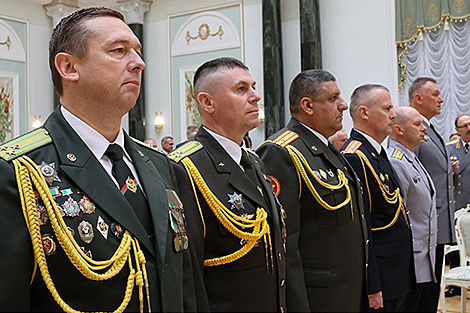 Лукашенко: белорусы умеют защищать свою землю, были и будут сильнее любых вызовов