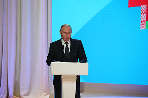 Путин: Беларуси и России под силу вывести двустороннюю торговлю на уровень в $50 млрд