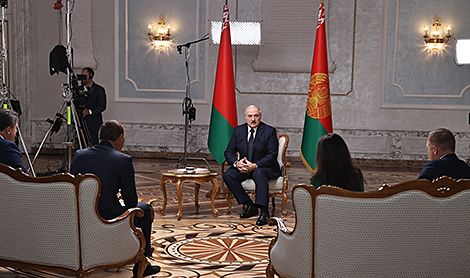 Лукашенко: удалось спасти страну и стабильность, но расслабляться пока рано