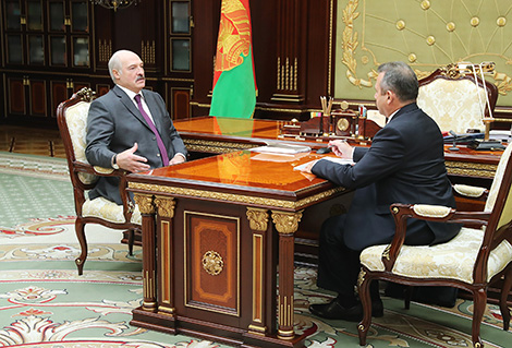 Лукашенко поручил сохранить социальную направленность в работе Беларусбанка
