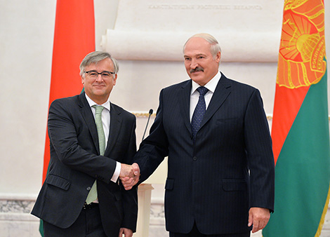Лукашенко призывает Испанию и Швецию углублять инвестиционные связью с Беларусью