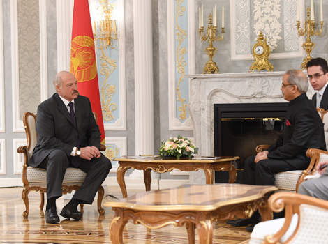 Лукашенко: Беларусь намерена реализовать все договоренности с Индией на высшем уровне