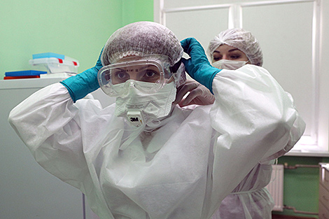 Лукашенко: Беларусь готова помочь Польше в лечении больных коронавирусом