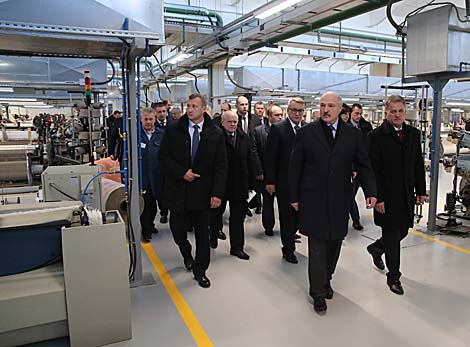Lukashenko wants more efficiency from Orsha Linen Mill upgrade project