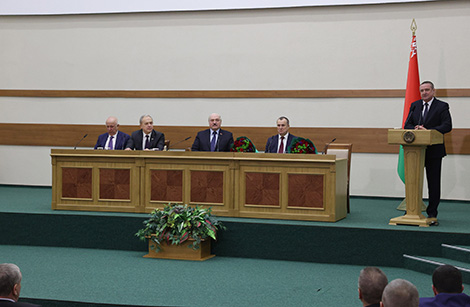 Lukashenko emphasizes importance of defending national interests