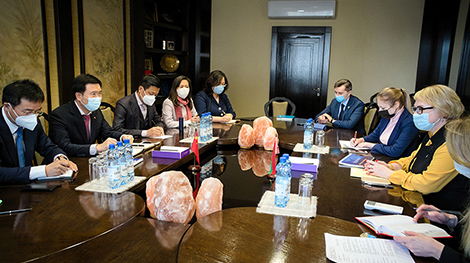 Prospects of Belarus-China cooperation in healthcare discussed in Economy Ministry
