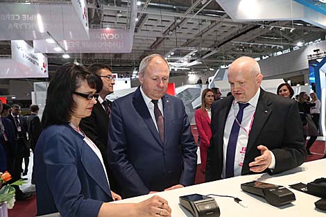 Belarus prime minister gets familiar with cutting-edge ICT products at TIBO 2019