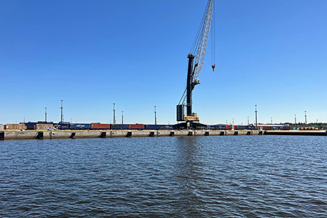 Lukashenko wants construction of Belarusian ports in Russia expedited
