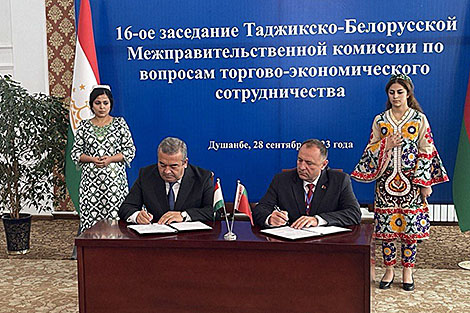 Belarus, Tajikistan sign $16m worth of contracts at business council