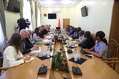 Belarus, Kenya discuss supplies of tractors, potash fertilizers
