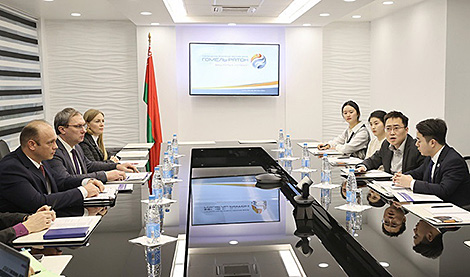 China shows interest in joint woodworking, food industry projects with Belarus