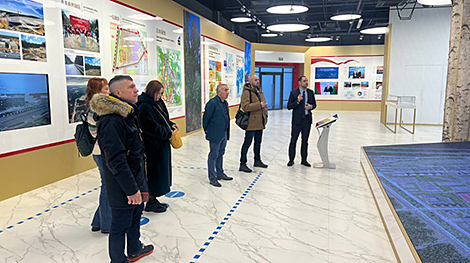 Business delegation of Russia’s Kamchatka Territory tours Great Stone park