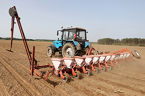 Lukashenko: Belarusian mechanical engineering can meet all needs of farmers