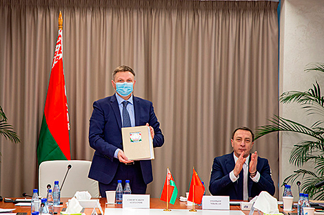 Belarus, China to set up working group to simplify trade procedures