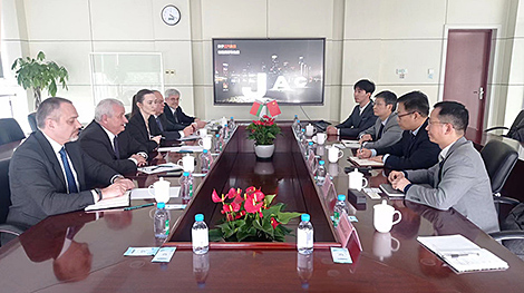 Belarus, China discuss ways to boost cooperation in manufacturing sector, science