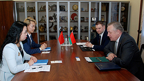 Belarus, China discuss cooperation in IT, science