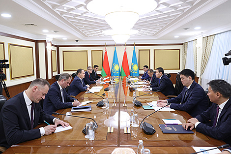 PMs of Belarus, Kazakhstan discuss economic cooperation