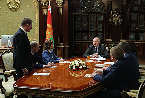 Lukashenko dissatisfied with economic performance of MAZ