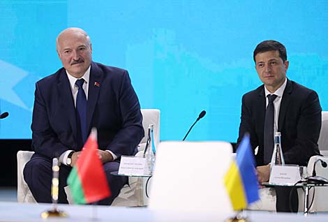 Лукашенко на переговорах с Зеленским предложил создавать совместные предприятия и сотрудничать в ракетостроении