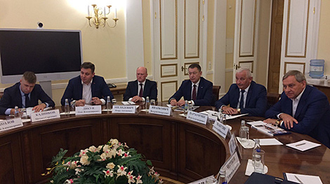 Санкт-Петербург заинтересован в наращивании поставок белорусской техники и лифтов