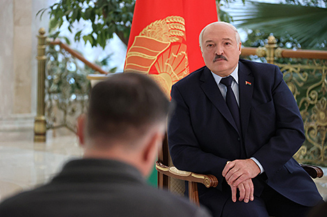 Лукашенко: Беларуси нужно аккуратно пройти свой путь, пока идет переформатирование мира