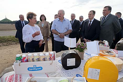 Переработчики сельхозпродукции при закупке сырья должны ориентироваться на рыночные цены - Лукашенко