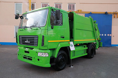 МАЗ презентовал мусоровоз на газовом топливе